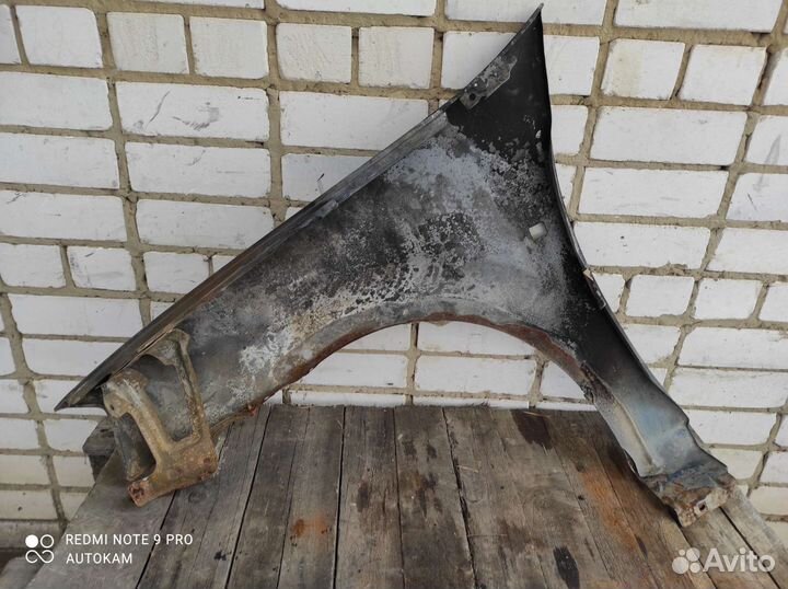 Крыло правое Renault Logan