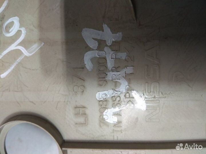 Накладка на стойку внутренняя задняя левая Nissan