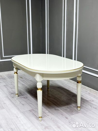 Комплект стол и стулья. В наличии