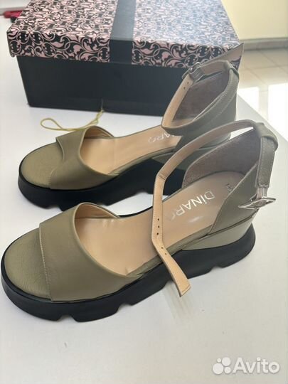 Босоножки на каблуке новые 37 размер