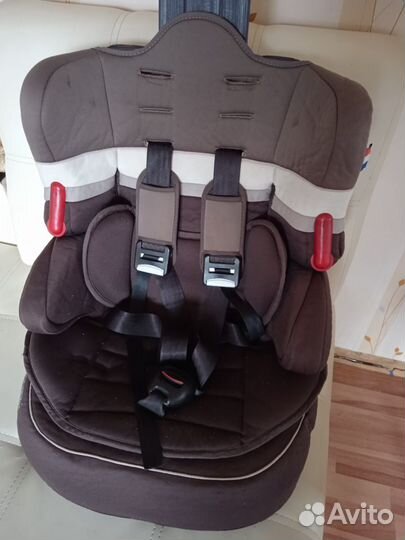 2 автомобильных детских кресла