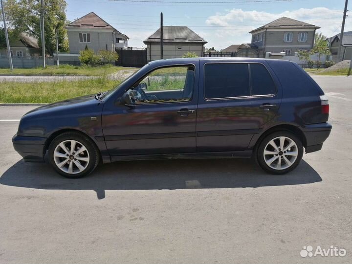 Volkswagen Golf 1.8 МТ, 1997, 255 000 км