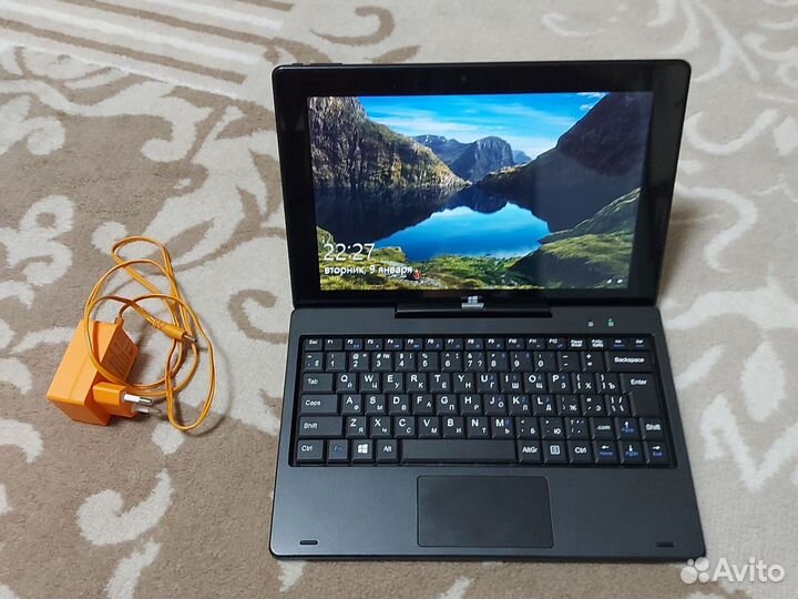 Планшетный компьютер с клавиатурой
