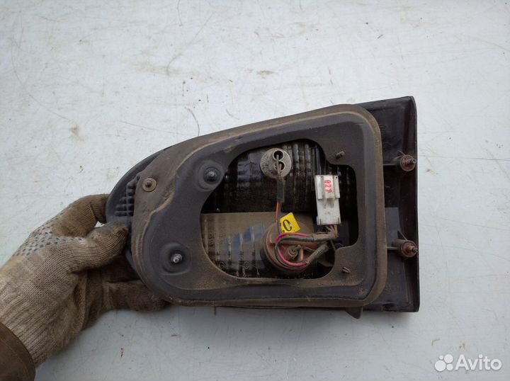 Фонарь крышки багажника левый Хендай Старекс