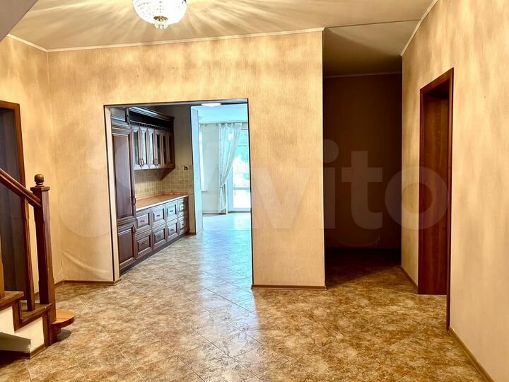 Коттедж 215 м² на участке 14 сот.