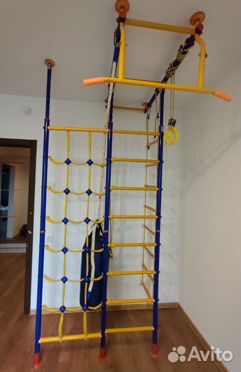 Шведская стенка с турником и брусьями