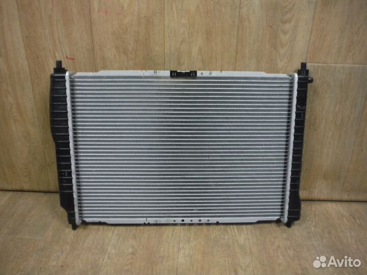 Радиатор охлаждения Chevrolet Aveo T200 Aveo T250