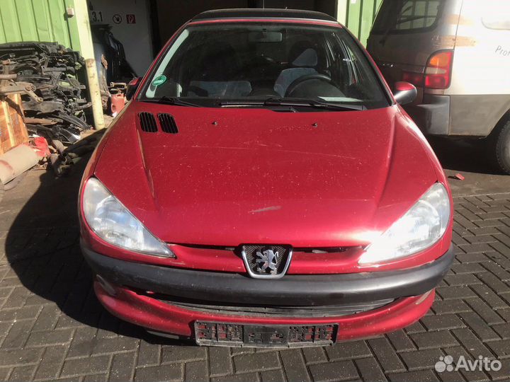 Разбор на запчасти Peugeot 206