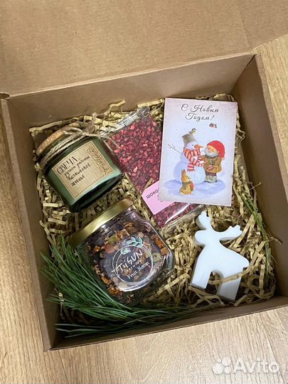 Новогодний подарочный бокс