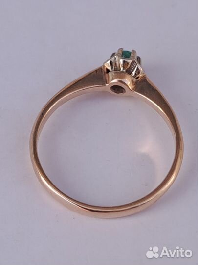 Золотое кольцо 585 пробы изумруд