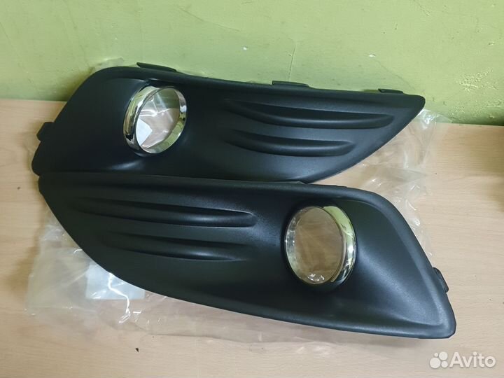 Заглушки в бампер ford Fiesta