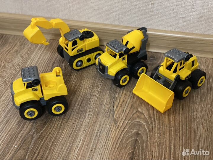 Набор разборных машинок с отверткой