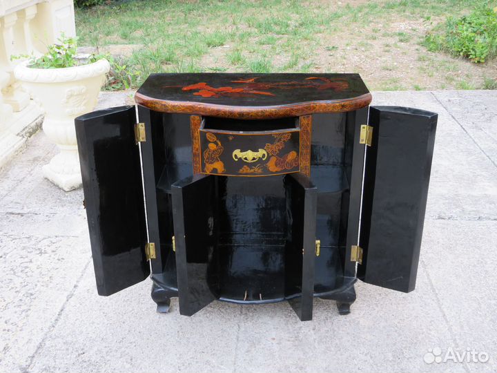 Старинный комод шинуазри. Тумба. Тумбочка. Массив