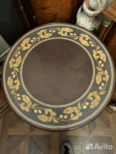 Столик коллекционный, 