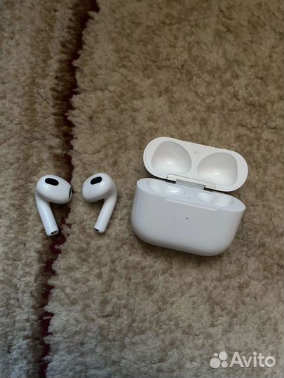 Продам наушники AirPods 3