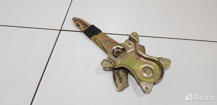 Стеклоподъемник электрический задний левый