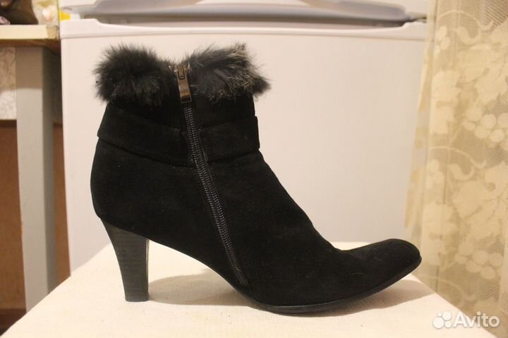 Черные теплые зимние сапожки