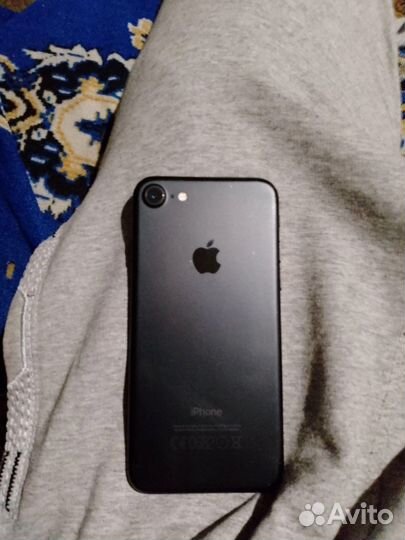 Телефон iPhone 7 32гб