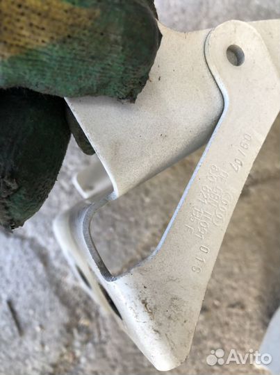Кронштейн крыла передний audi tt 8j оригинал