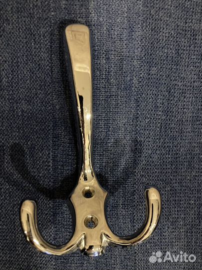 Крючок настенный, вешалка