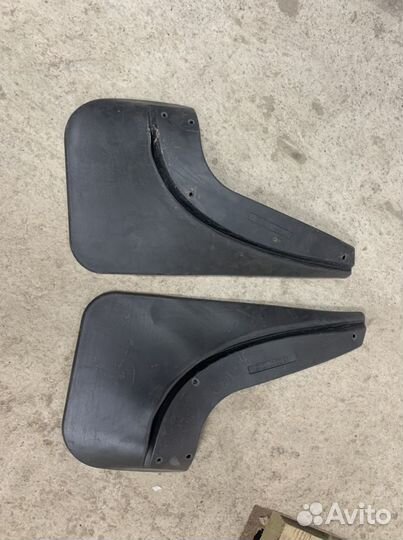 Брызговики на opel астра j