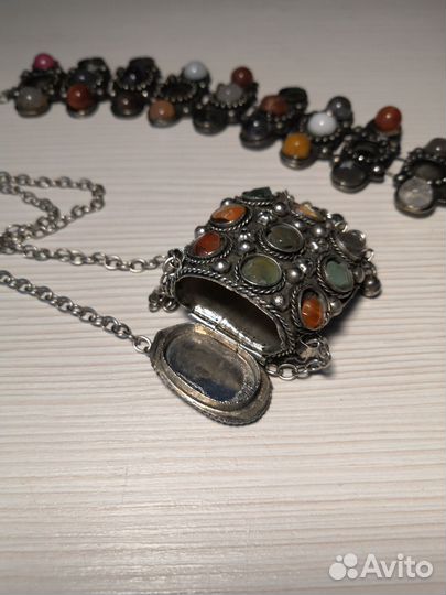 Комплект украшений. кулон и браслет