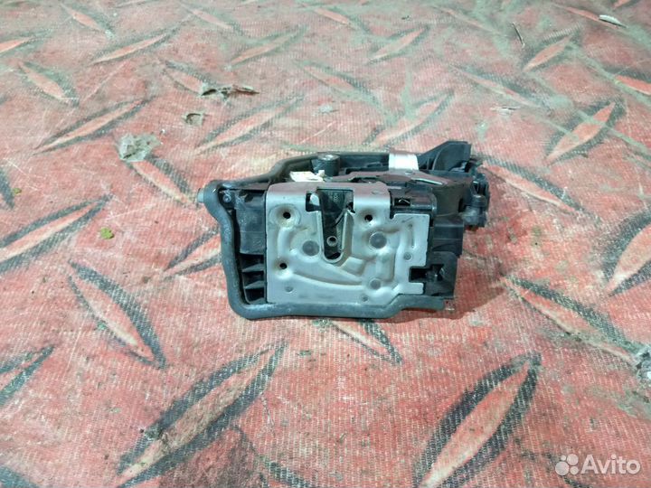 Замок двери задней левой BMW 5 G30