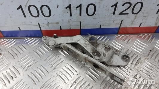 Петля капота BMW 1 E81 (1KK21D502)