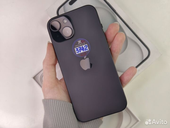 АКБ 100, ему 2 мес iPhone 15 128Gb sim+esim