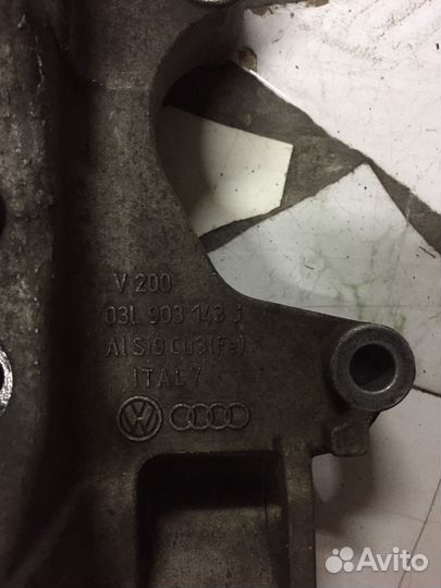 Кронштейн генератора Volkswagen Passat B6 2.0