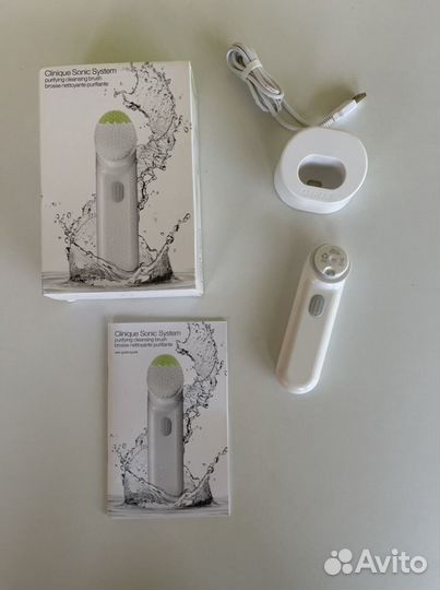 Щетка для лица Clinique