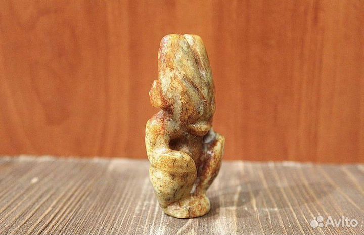 Амулет Бог Солнца нефрит Хуншань