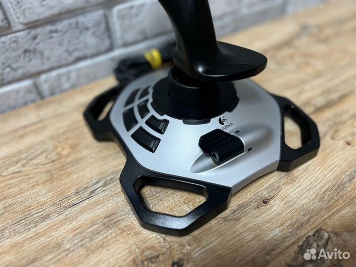 Джойстик штурвал Logitech Extreme 3D Pro