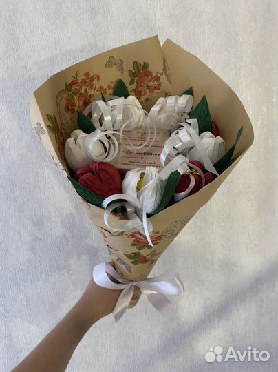 Тюльпаны с чаем, кофе, конфетами - букет в подарок