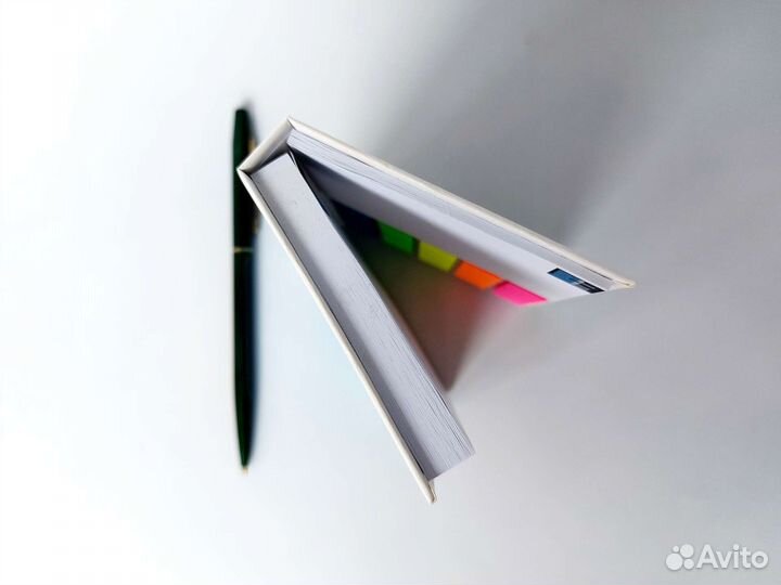 Блокнот с блоками-стикерами для заметок