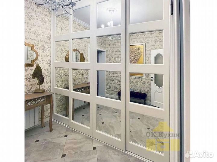 Шкаф с зеркалом