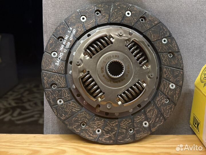 Коплект сцепления новый sachs 3000232001 Audi/WG