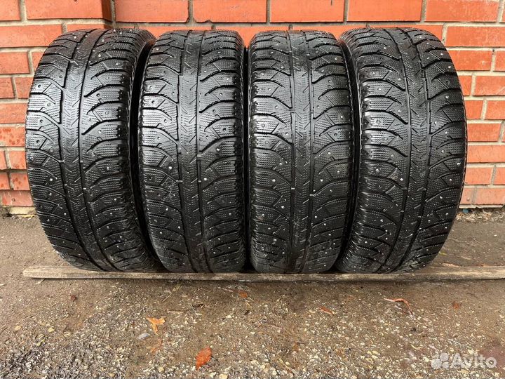 Bridgestone Ice Cruiser 7000 215/60 R16 95T