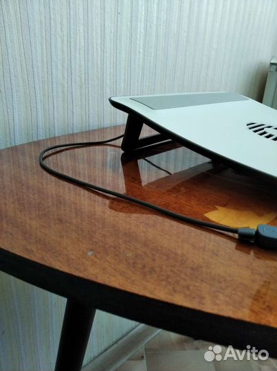 Подставка с охлаждением для ноутбука