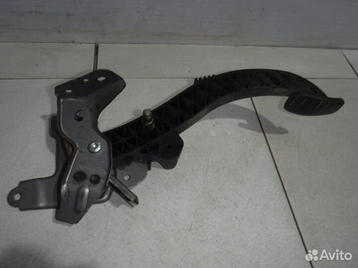 Педаль сцепления Renault Scenic 2