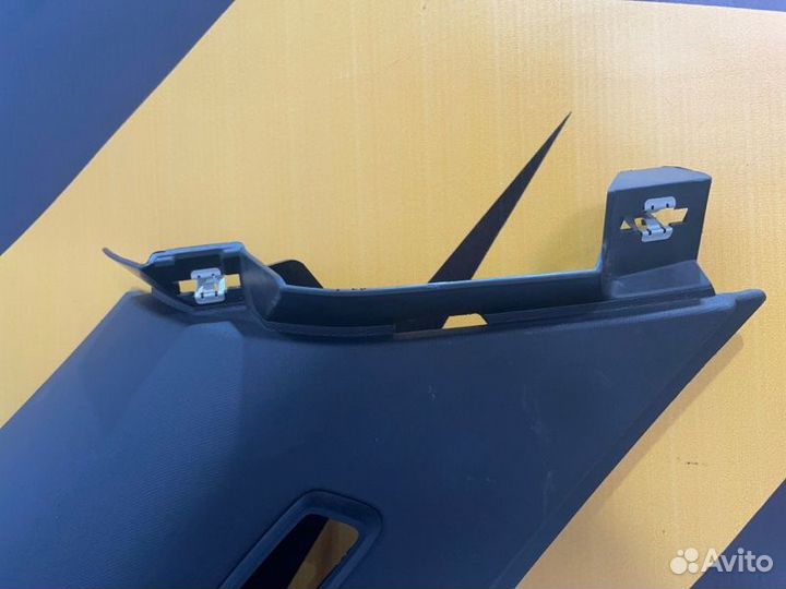 Обшивка стойки багажника.Задняя левая Mercedes