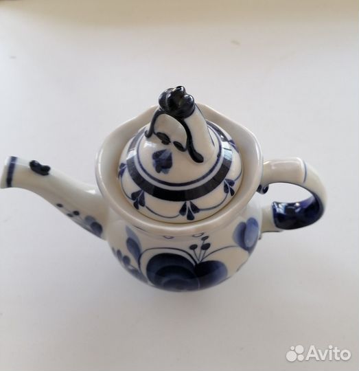 Чайничек, сахарница, фигурки