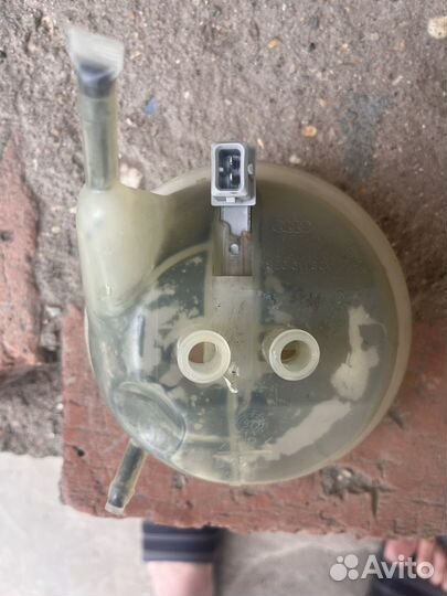 Бачок тормозной жидкости Ауди А6 С5