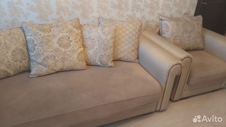 Диван раскладной и 2 кресла