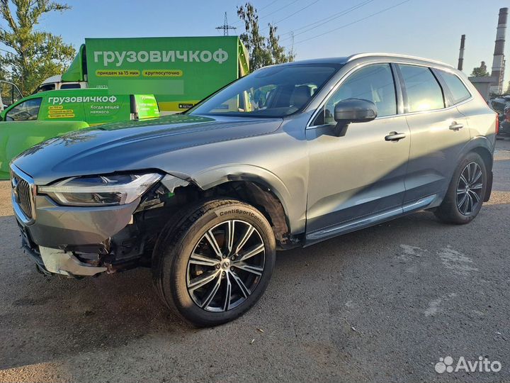 Volvo XC60 2.0 AT, 2019, битый, 89 000 км