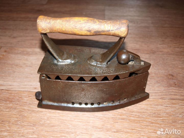 Утюг угольный редкий