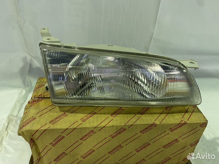 Фара правая Toyota Sprinter ae110