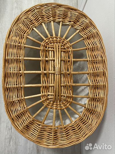 Корзина плетеная большая для белья с крышкой