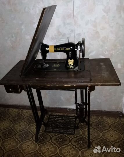 Швейная машина ножная Butterfly 1958 г Китай