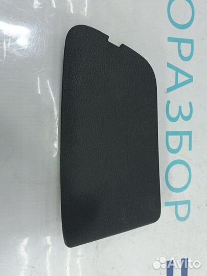 Заглушка обшивки крышки багажника правая Hyundai